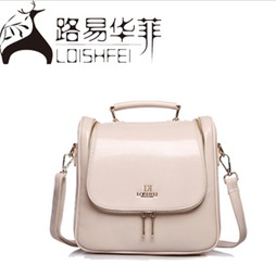 青春物語 路易華菲學院風雙肩包，可愛與實用的完美融合